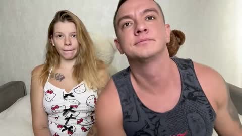 Mia and Robert online show from 10.10.25