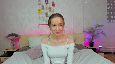 Snapshot of sweet__monica chatting on 02.09.25 Monica GTM 3MoTuWeFrSa 500pm-1000pm online show from 02.09.25