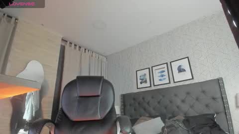 Snapshot of sweet__vanessa1 chatting on 10.14.25 Vanessa online show from 10.14.25