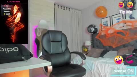 Snapshot of sweet__vanessa1 chatting on 10.25.25 Vanessa online show from 10.25.25