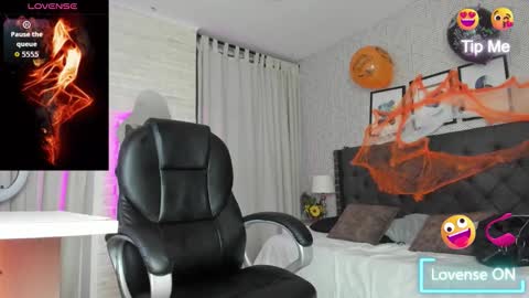 Snapshot of sweet__vanessa1 chatting on 10.26.25 Vanessa online show from 10.26.25