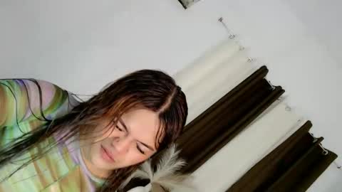 Snapshot of sweet_ahrii chatting on 10.29.25 CLEO online show from 10.29.25