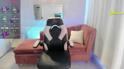 Snapshot of sweet_alice_m chatting on 02.10.25 Alice online show from 02.10.25