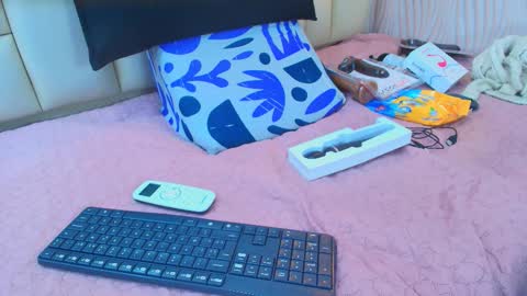 Amye  online show from 10.11.25