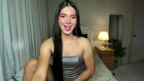 Snapshot of sweet_angel985251 chatting on 05.18.26 SweetAangel online show from 05.18.26