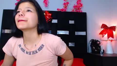 Snapshot of sweet_anto_ chatting on 12.31.24 antonella online show from 12.31.24