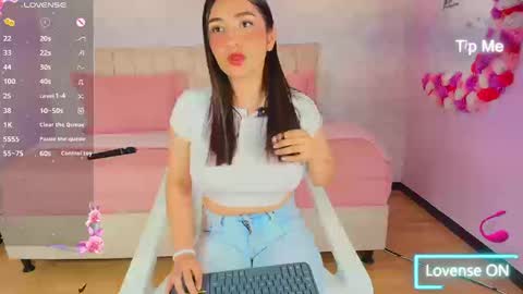 Snapshot of sweet_artemiis chatting on 11.15.25 sweet_artemiis online show from 11.15.25