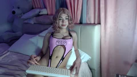 Snapshot of sweet_baby_yummy chatting on 09.13.25 SWEET online show from 09.13.25