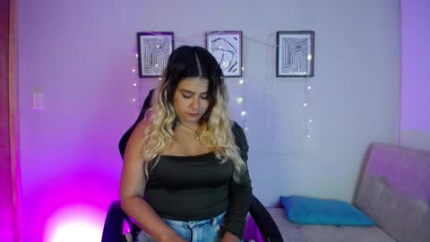 Bella Valery online show from 04.01.26