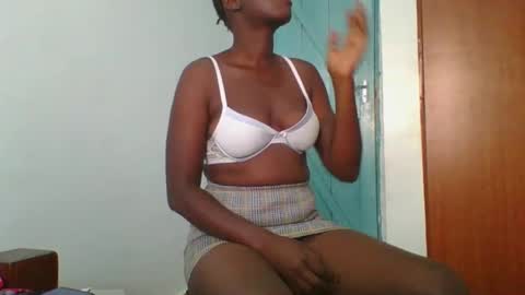 Snapshot of sweet_blackberry93 chatting on 01.31.25 bella online show from 01.31.25