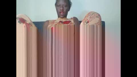 Snapshot of sweet_blackberry93 chatting on 09.28.25 bella online show from 09.28.25