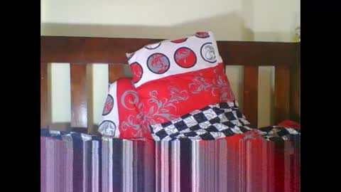 Snapshot of sweet_blackberry93 chatting on 10.22.25 bella online show from 10.22.25