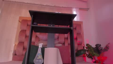 Snapshot of sweet_booty1 chatting on 09.29.25 Chelsy online show from 09.29.25