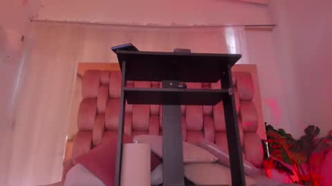 Snapshot of sweet_booty1 chatting on 10.14.25 Chelsy online show from 10.14.25