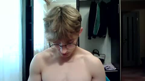 Snapshot of sweet_boy06 chatting on 06.26.26 Sweet boy06 online show from 06.26.26