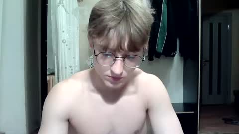 Snapshot of sweet_boy06 chatting on 06.27.26 Sweet boy06 online show from 06.27.26