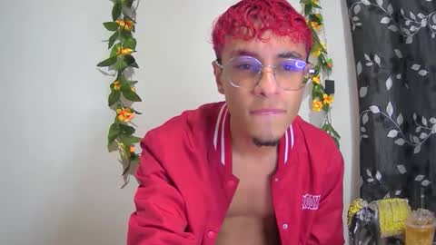 Snapshot of sweet_boy2224 chatting on 11.13.25 sweet_boy2224 online show from 11.13.25