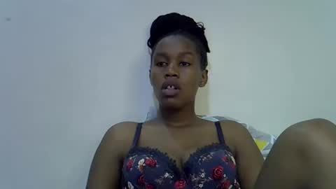 Snapshot of sweet_brown9 chatting on 09.30.25 sweet_brown9 online show from 09.30.25