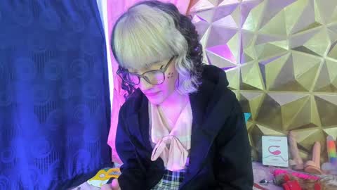  emmili  online show from 12.07.24