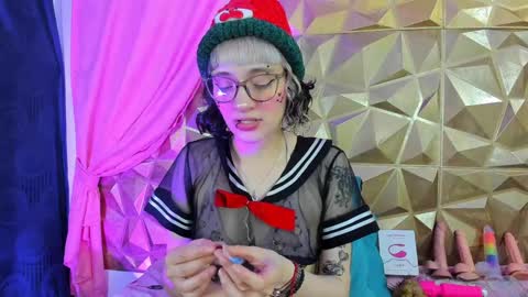  emmili  online show from 12.12.24