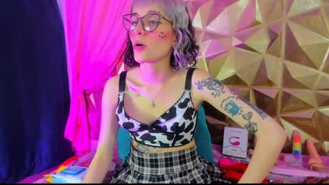  emmili  online show from 01.12.25