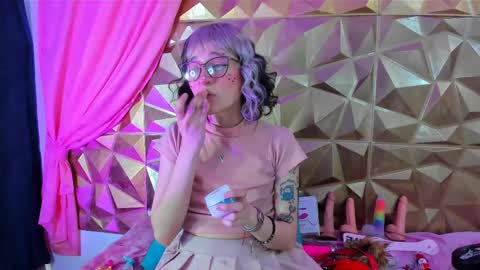  emmili  online show from 02.18.25