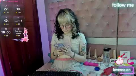  emmili  online show from 03.04.26