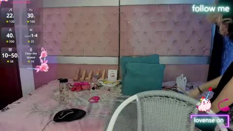Snapshot of sweet_emmili chatting on 04.30.26 emmili online show from 04.30.26