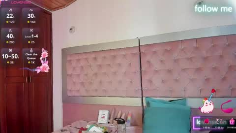 Snapshot of sweet_emmili chatting on 05.25.26 emmili online show from 05.25.26