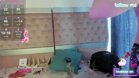 Snapshot of sweet_emmili chatting on 06.02.26 emmili online show from 06.02.26