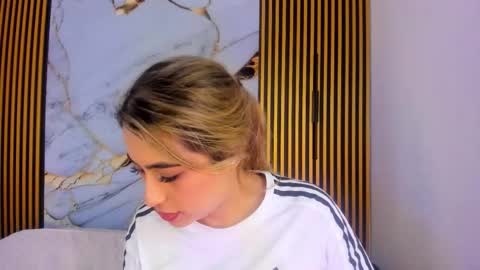 sweet_flame_ online show from 10.22.25