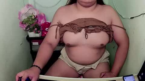 Snapshot of sweet_frex123 chatting on 10.08.25 sweet_frex123 online show from 10.08.25