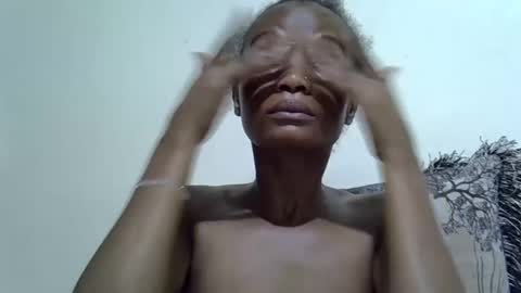 Snapshot of sweet_gul chatting on 09.17.25 sweet_gul online show from 09.17.25