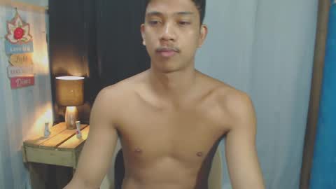 Snapshot of sweet_guyxx chatting on 12.10.24 sweet_guyxx online show from 12.10.24