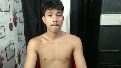 Snapshot of sweet_guyxx chatting on 10.24.25 sweet_guyxx online show from 10.24.25