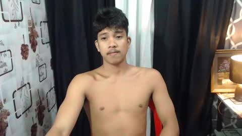 Snapshot of sweet_guyxx chatting on 10.26.25 sweet_guyxx online show from 10.26.25