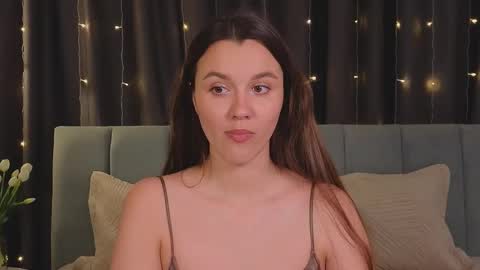 Snapshot of sweet_haeven chatting on 03.02.25 Im Mia.LOVELY PATTERNS 100 120 160 200 my toy buzzes from 2 tip online show from 03.02.25