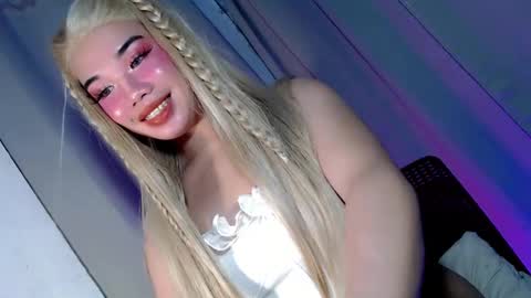 Snapshot of sweet_katrina69 chatting on 11.07.25 sweet_katrina69 online show from 11.07.25