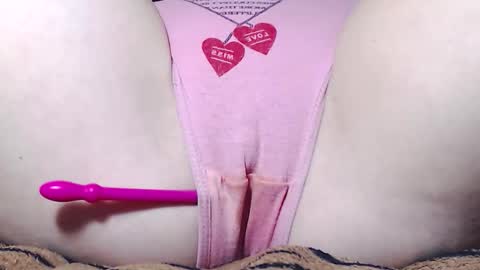 Kitten online show from 11.21.25