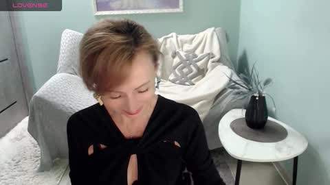 Helen online show from 09.14.25