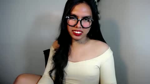 Snapshot of sweet_kyline69 chatting on 12.03.25 sweet_kyline69 online show from 12.03.25
