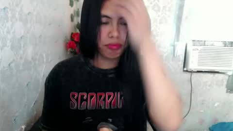 Snapshot of sweet_kyline69 chatting on 12.19.25 sweet_kyline69 online show from 12.19.25