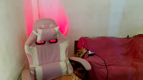 Snapshot of sweet_lady14 chatting on 09.27.25 sweet_lady14 online show from 09.27.25