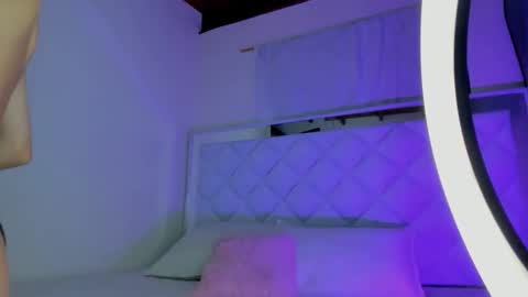 Snapshot of sweet_latiinas chatting on 10.29.25 Kathe and Scarlett online show from 10.29.25