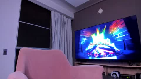 laura kiss online show from 11.17.25