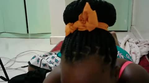 sweet_lilianah online show from 02.04.25