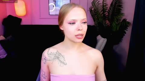 Snapshot of sweet_lucile chatting on 05.03.26 Lucy online show from 05.03.26