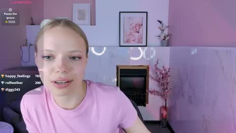 Snapshot of sweet_lucile chatting on 05.25.26 Lucy online show from 05.25.26