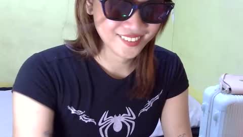 Snapshot of sweet_luna_26 chatting on 10.15.25 Sweet online show from 10.15.25