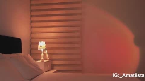 Snapshot of sweet_mara_cat chatting on 12.04.24 Mor online show from 12.04.24